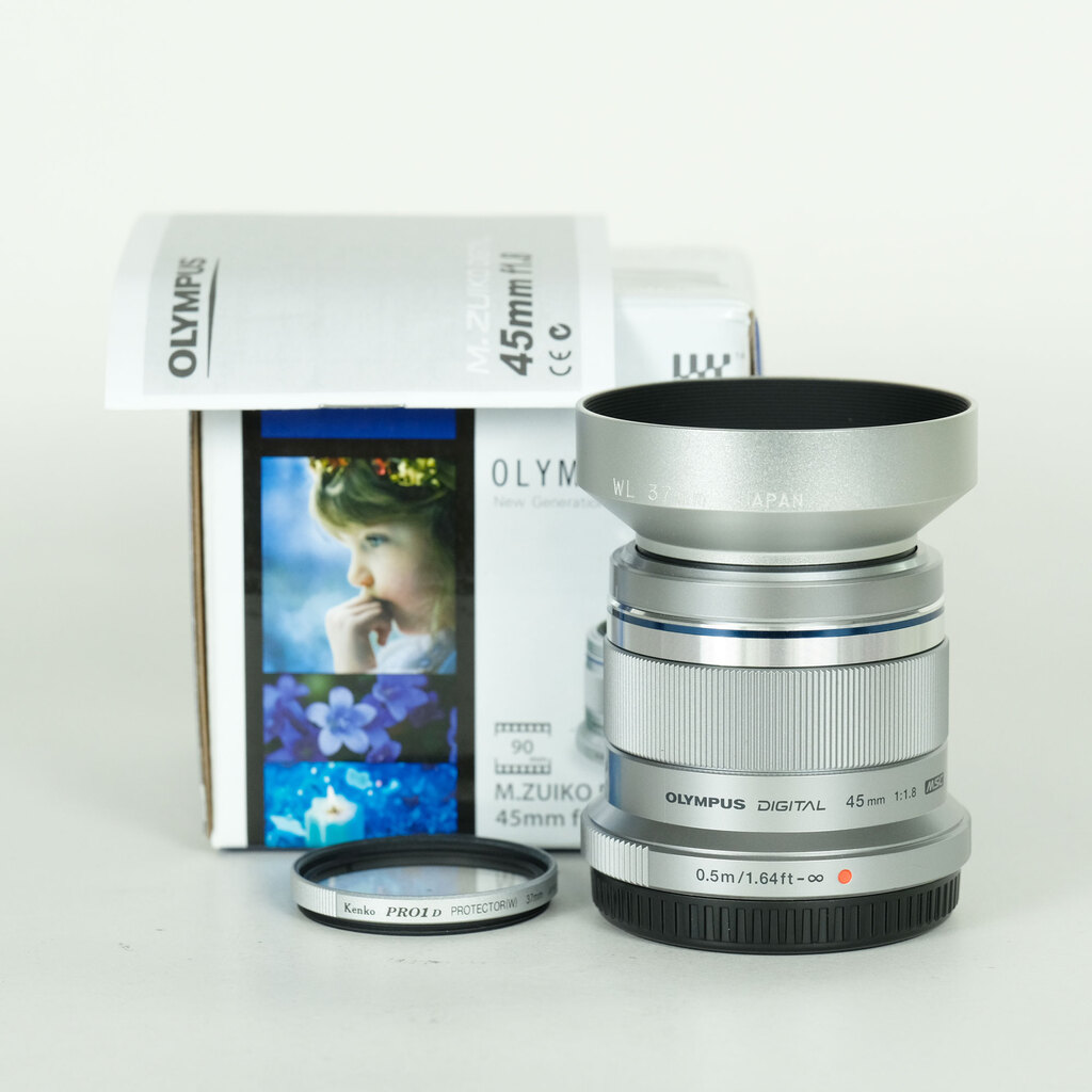 OLYMPUS M.ZUIKO DIGITAL 45mm F1.8の出品 | ONE SCENE（ワンシーン）