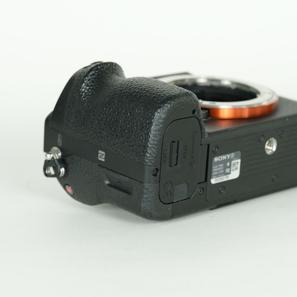 SONY α7R II(ILCE-7RM2) SONY α7R II(ILCE-7RM2)