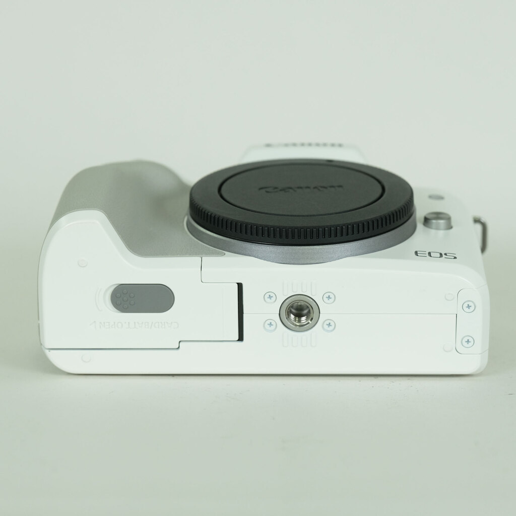 Canon EOS Kiss M2