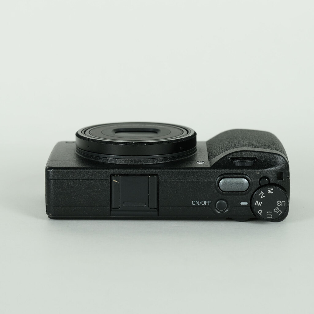 【新品　未使用】 RICOH GR IIIx HDF コンパクトデジタルカメラ RICOH GR IIIx HDF の出品 | ONE SCENE（ワンシーン）