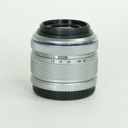 OLYMPUS M.ZUIKO DIGITAL 14-42mm F3.5-5.6IIR シルバー OLYMPUS M.ZUIKO DIGITAL 14-42mm F3.5-5.6IIR シルバー