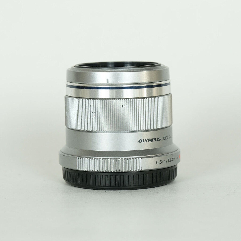 OLYMPUS M.ZUIKO DIGITAL 45mm F1.8