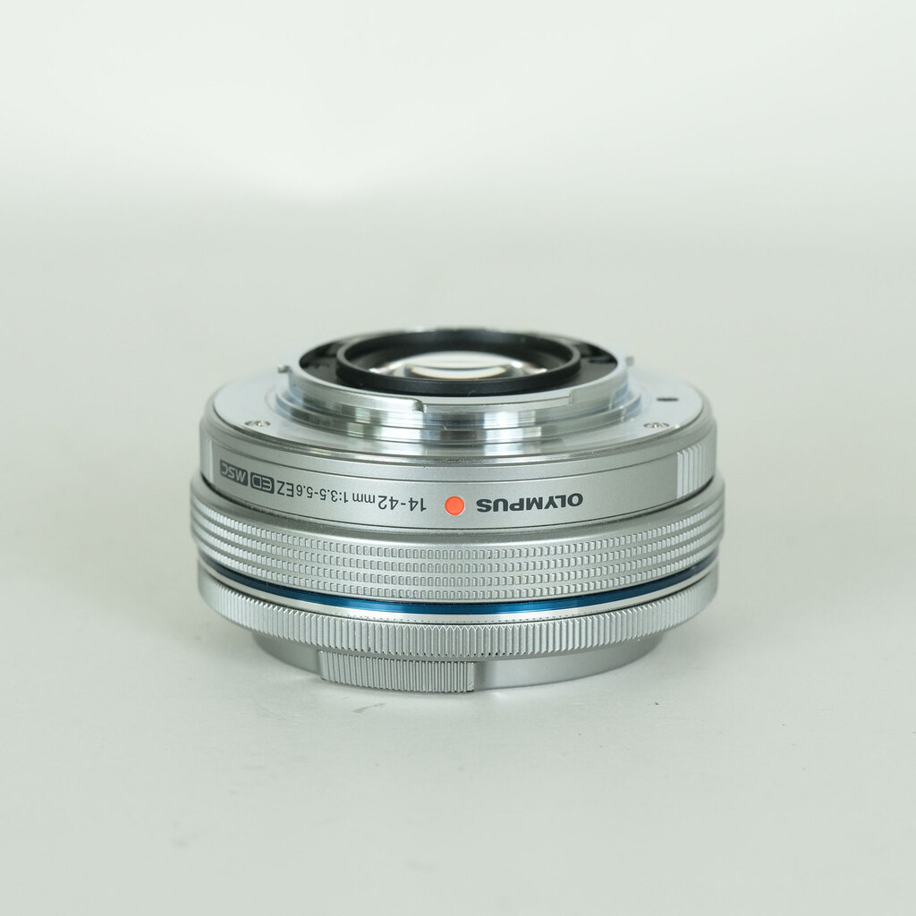 OLYMPUS M.ZUIKO DIGITAL ED 14-42mm F3.5-5.6 EZ シルバー