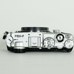 OLYMPUS PEN-F