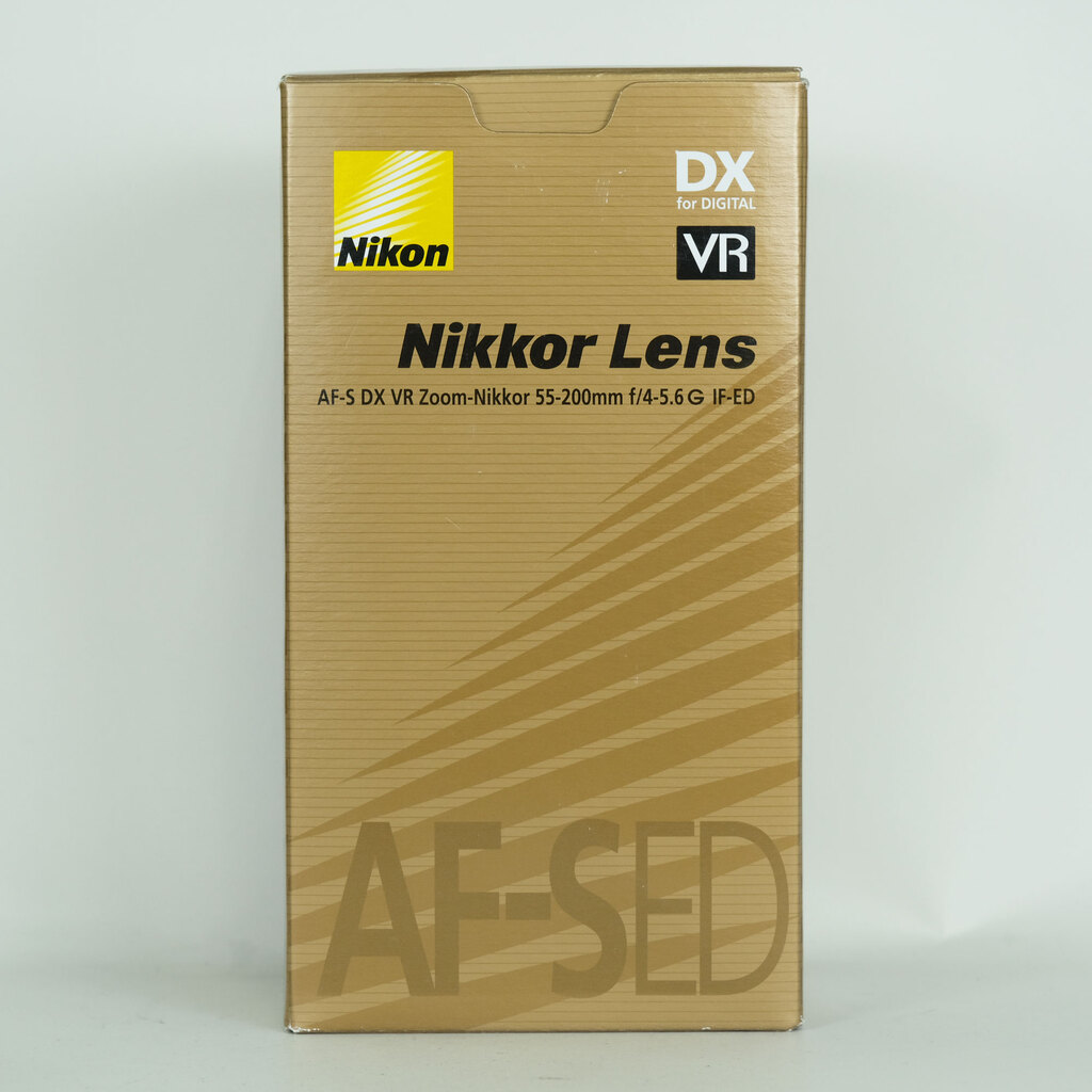 Nikon AF-S DX VR Zoom-Nikkor 55-200mm F4-5.6G IF-ED Nikon AF-S DX VR Zoom-Nikkor 55-200mm F4-5.6G IF-ED