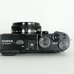 FUJIFILM X100F ブラック