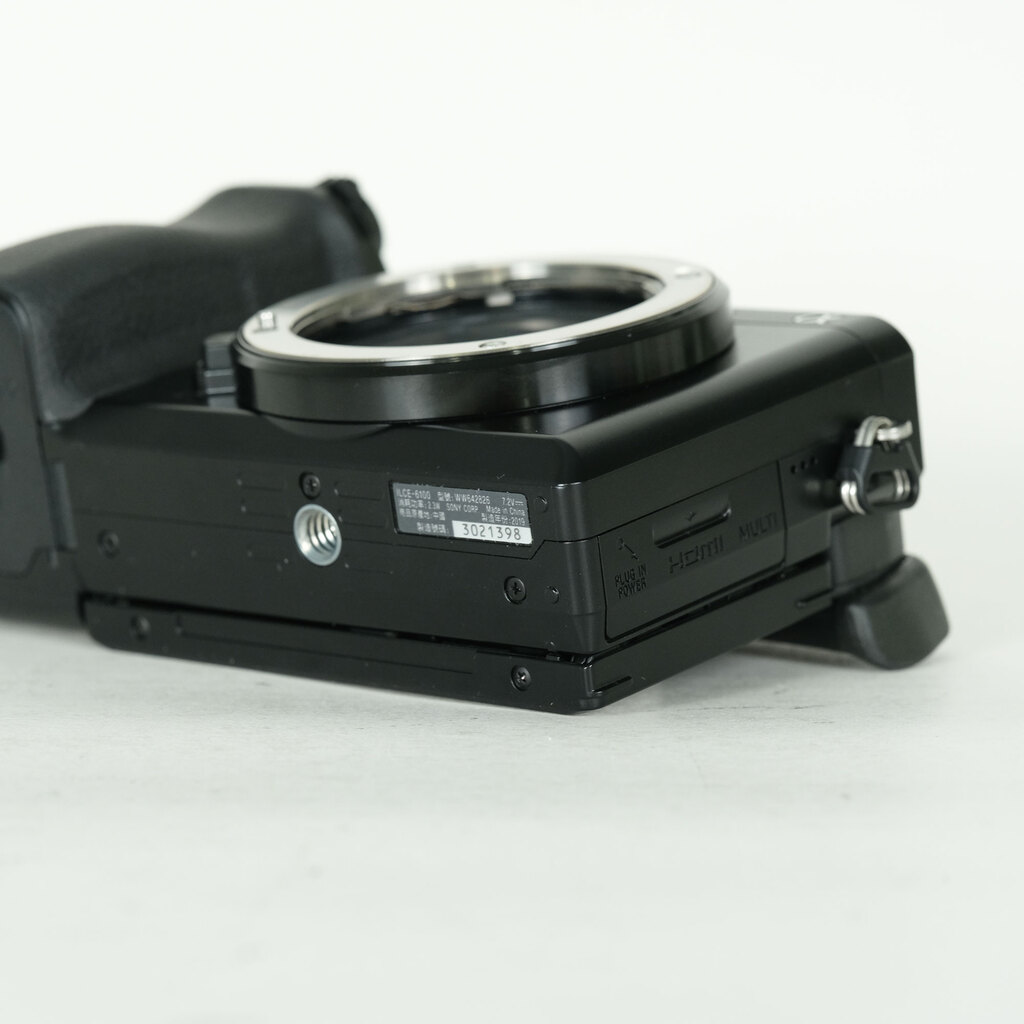 【美品】SONY α6100 ボディ ILCE-6100 シャッター数1122回 SONY α6100（ILCE-6100）の出品 | ONE SCENE（ワンシーン）