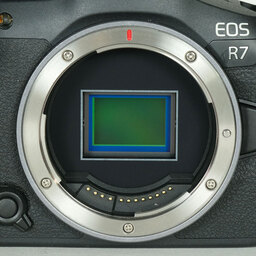 Canon EOS R7