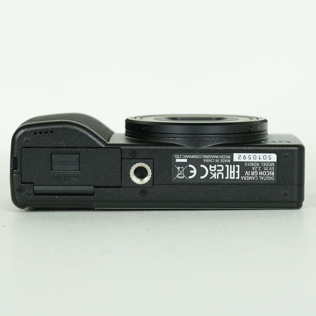 RICOH GR IV RICOH GR IV