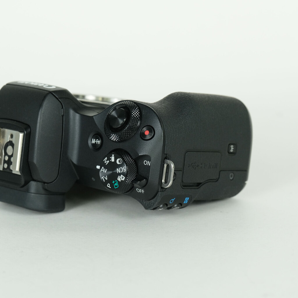 Canon EOS Kiss M2