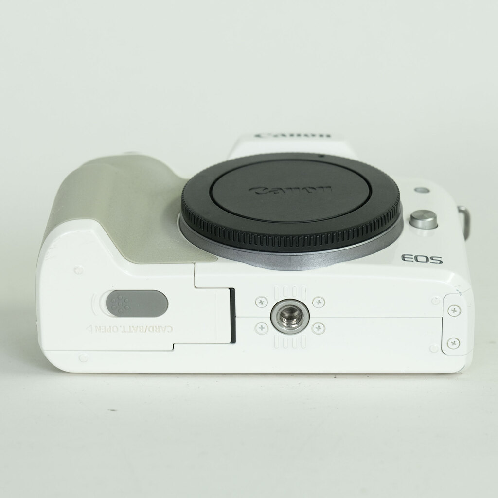 Canon EOS Kiss M