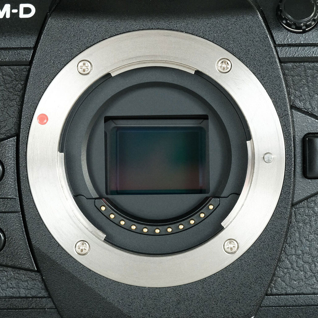 OLYMPUS OM-D E-M1 Mark II