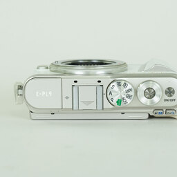 OLYMPUS PEN E-PL9