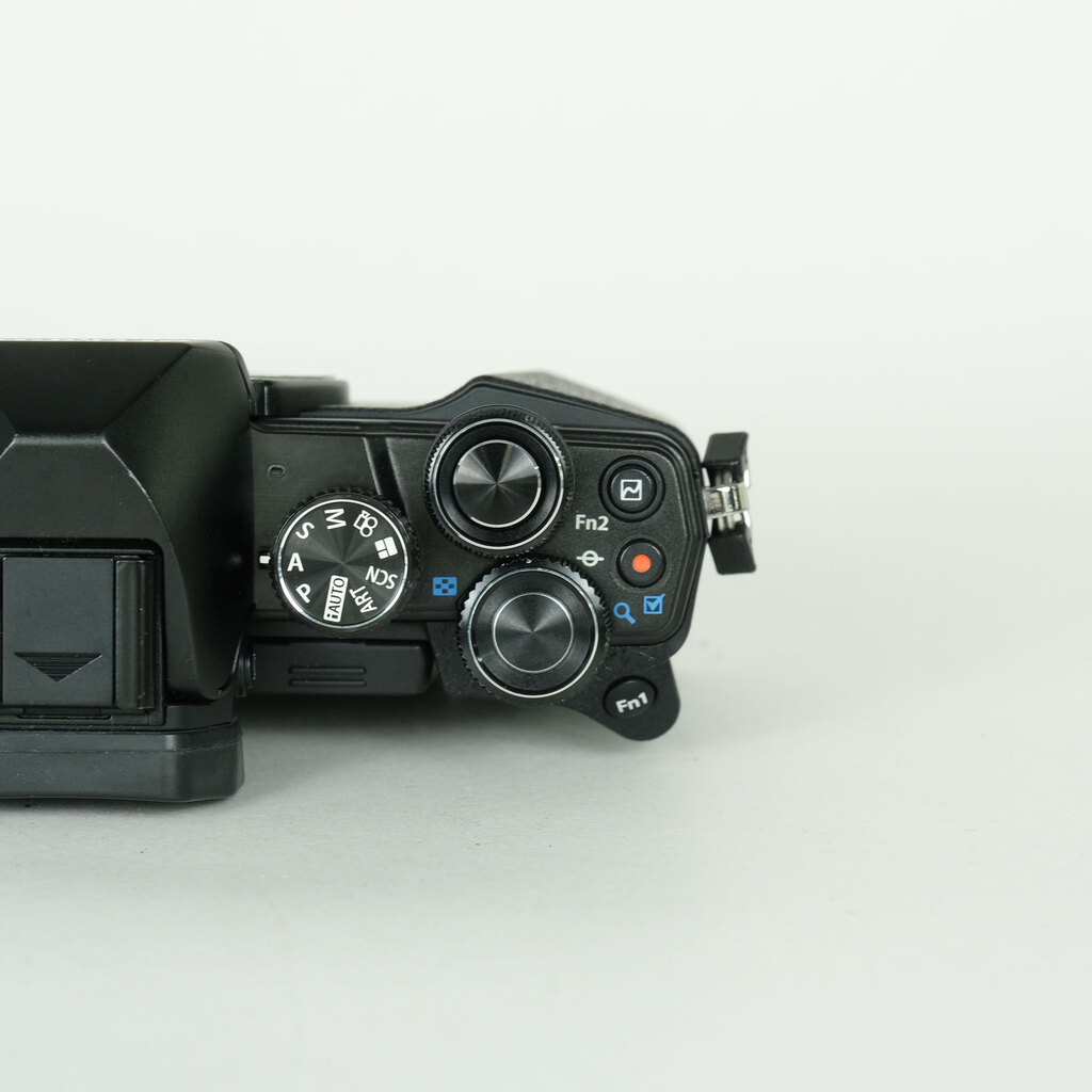 OLYMPUS OM-D E-M10 Mark II