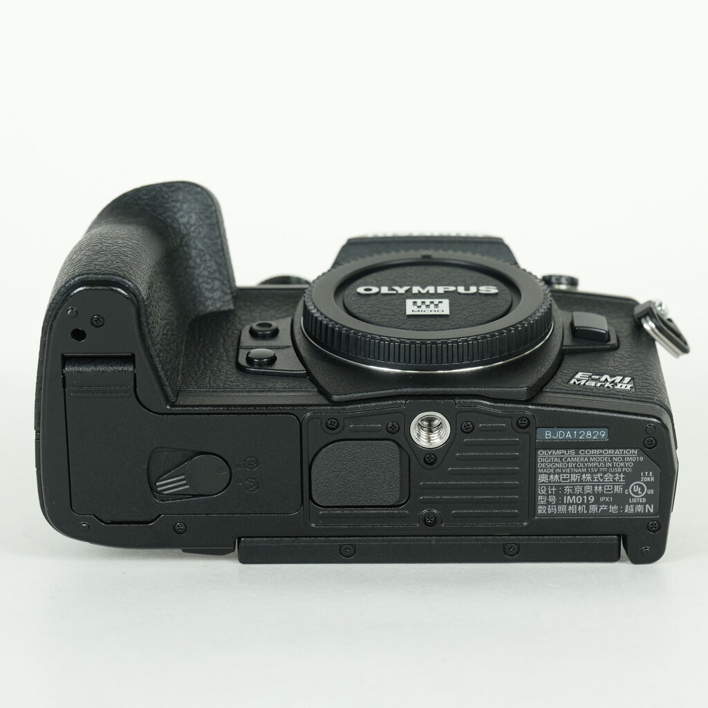 OLYMPUS OM-D E-M1 Mark III