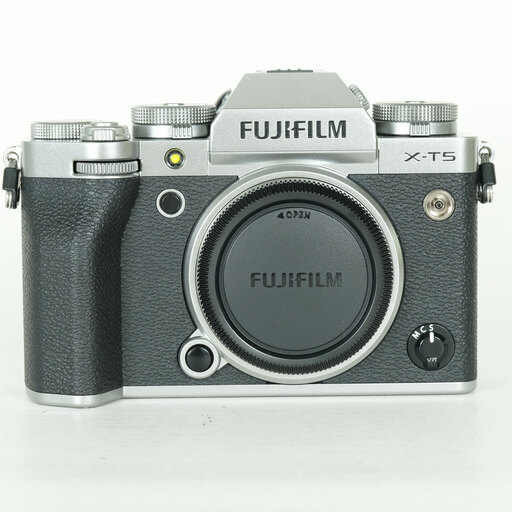 FUJIFILM X-T5