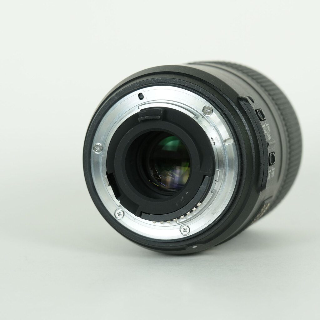 Nikon AF-S DX Micro NIKKOR 85mm F3.5G ED VR Nikon AF-S DX Micro NIKKOR 85mm F3.5G ED VR