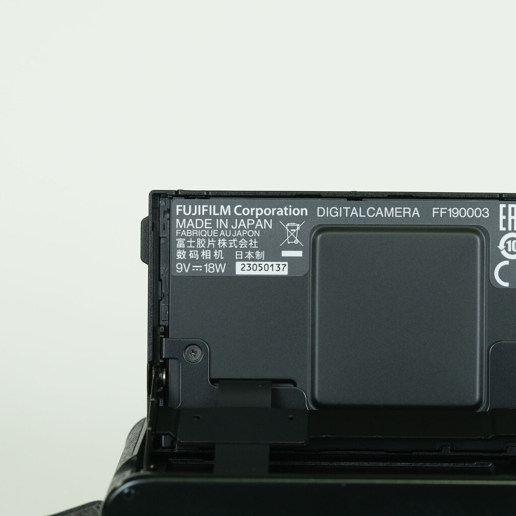 FUJIFILM X100V ブラック