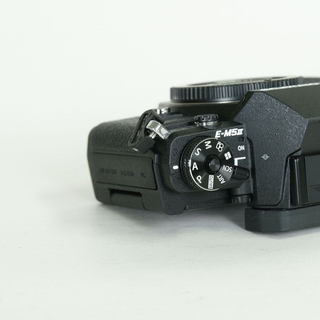 OLYMPUS OM-D E-M5 Mark II OLYMPUS OM-D E-M5 Mark II