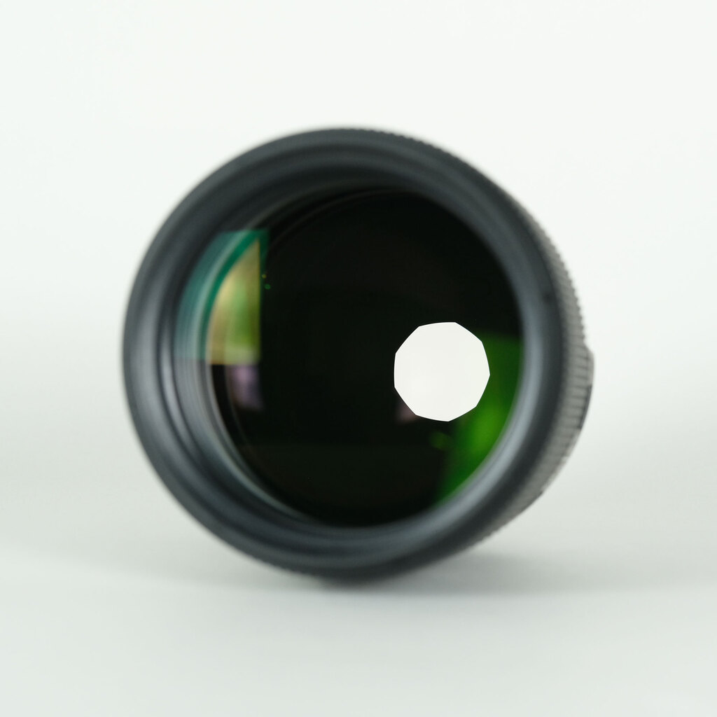 SIGMA 135mm F1.8 DG HSM｜Art [ニコンF用]の出品 | ONE SCENE（ワン