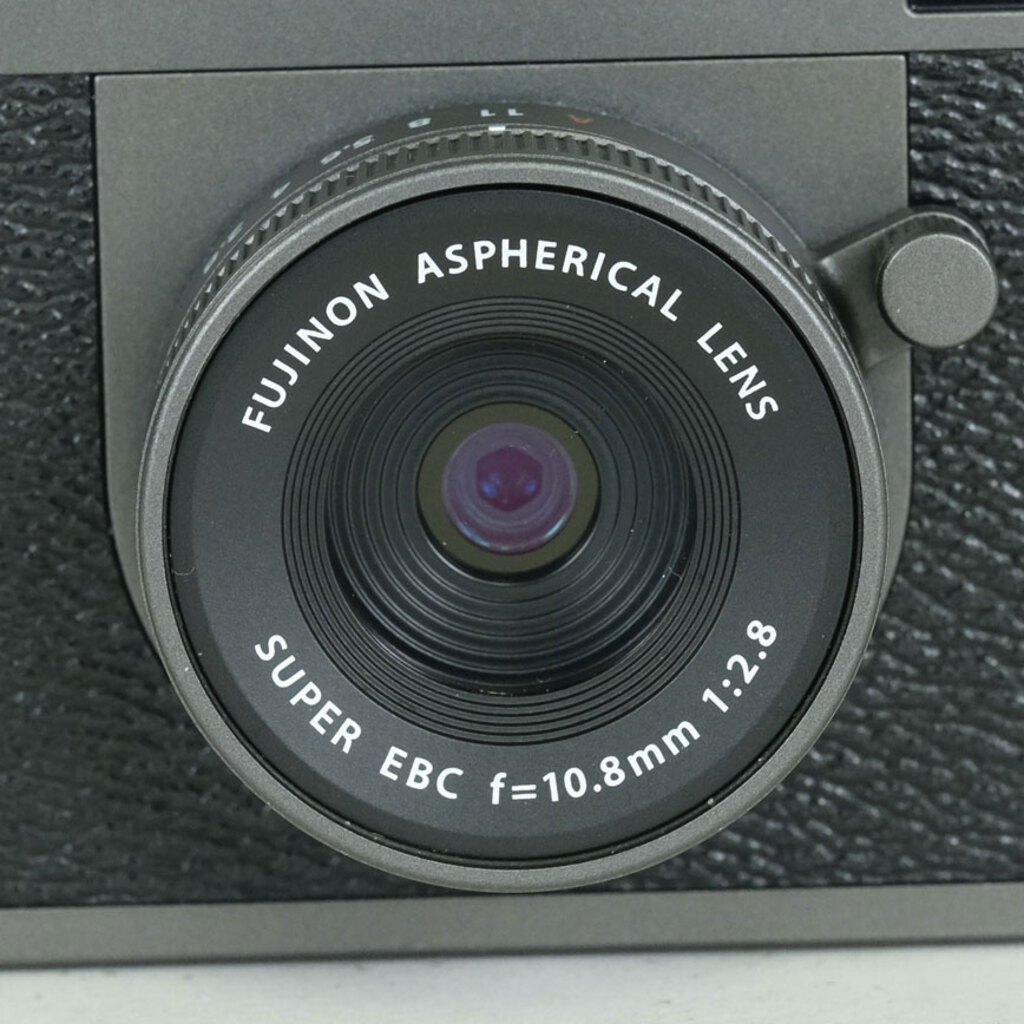 FUJIFILM X half X-HF1