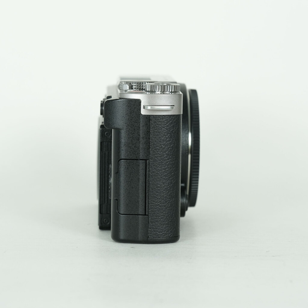Panasonic LUMIX DC-S9の出品 | ONE SCENE（ワンシーン）