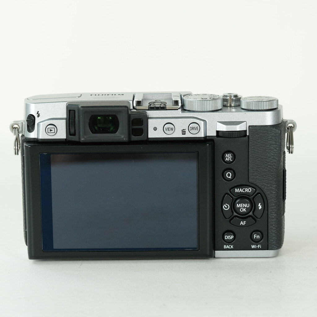 FUJIFILM X30 シルバーの出品 | ONE SCENE（ワンシーン）