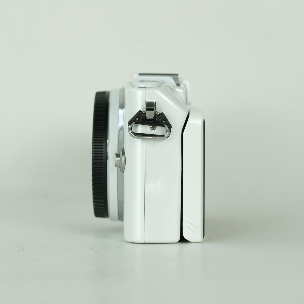 OLYMPUS PEN Lite E-PL6 ボディ ホワイトの出品 | ONE SCENE（ワンシーン）