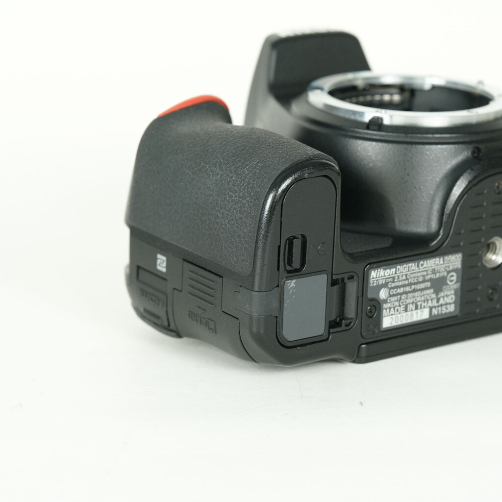 こ*う様 【ジャンク】Nikon D5600 ボディ Nikon D5600の出品 | ONE SCENE（ワンシーン）