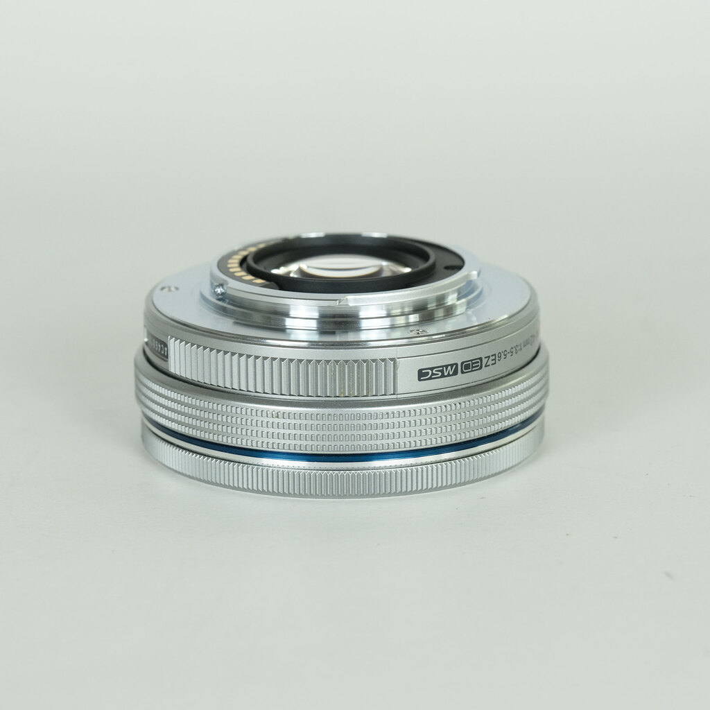 OLYMPUS M.ZUIKO DIGITAL ED 14-42mm F3.5-5.6 EZ シルバー