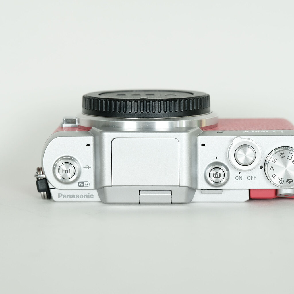 Panasonic LUMIX DMC-GF7 ボディ ピンク