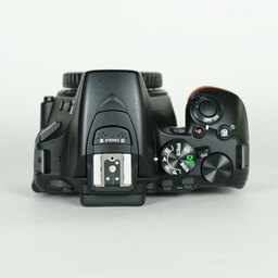 Nikon D5600