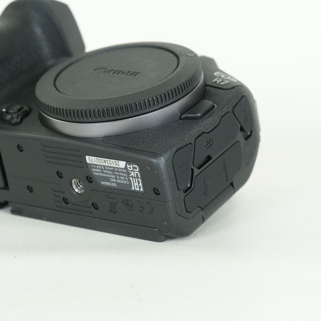 Canon EOS R7