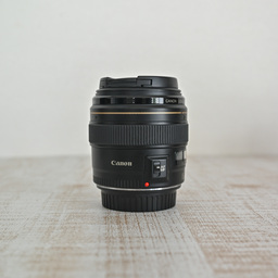 Canon EF85mm F1.8 USM Canon EF85mm F1.8 USM