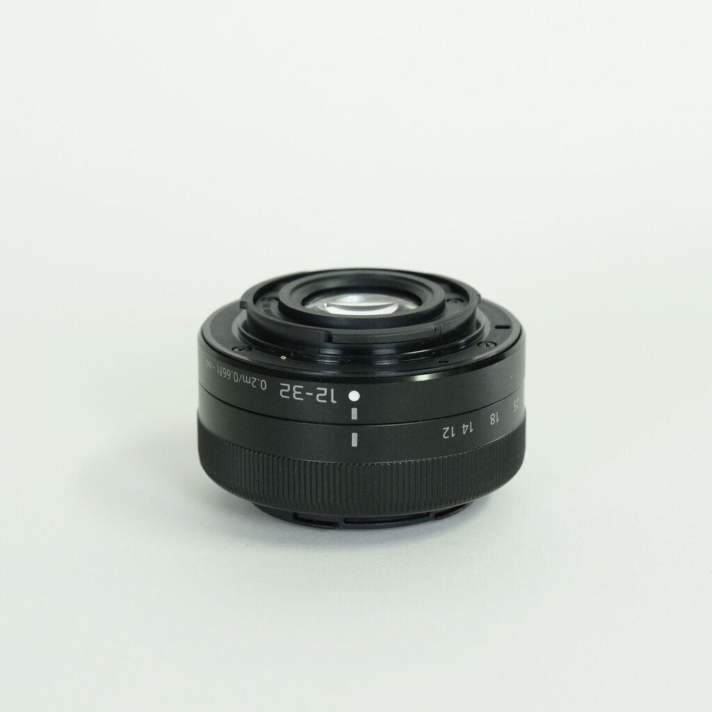 Panasonic LUMIX G VARIO 12-32mm / F3.5-5.6 ASPH. / MEGA O.I.S.