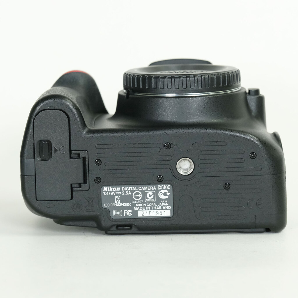 Nikon D5100 ボディ