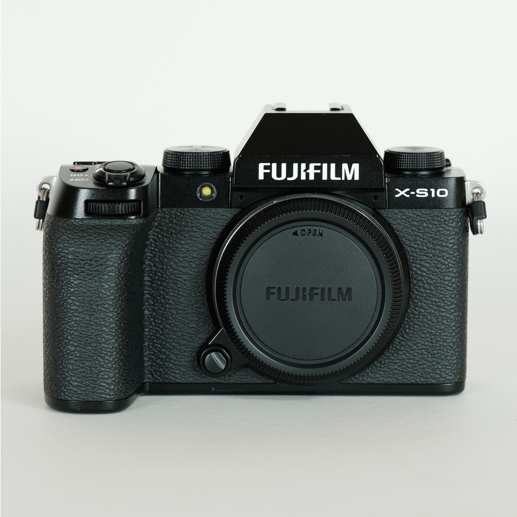 FUJIFILM X-S10
