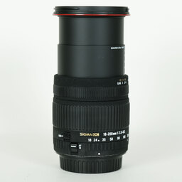 SIGMA 18-200mm F3.5-6.3 DC [キヤノンEF用]