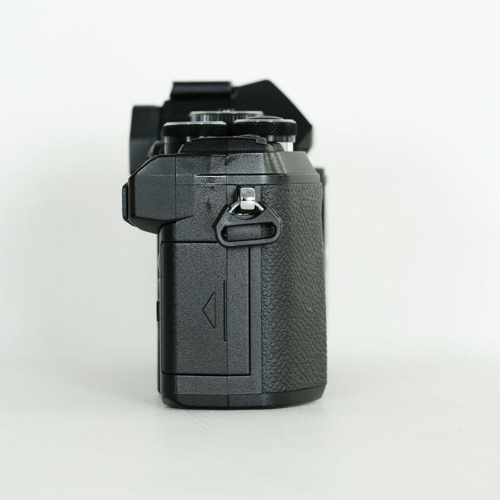 OLYMPUS OM-D E-M5 Mark III