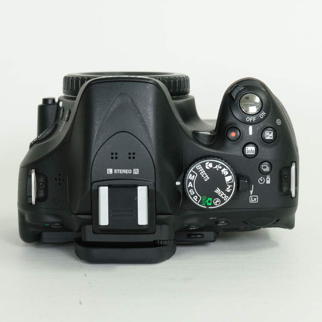 Nikon D5200 ボディ ブラック
