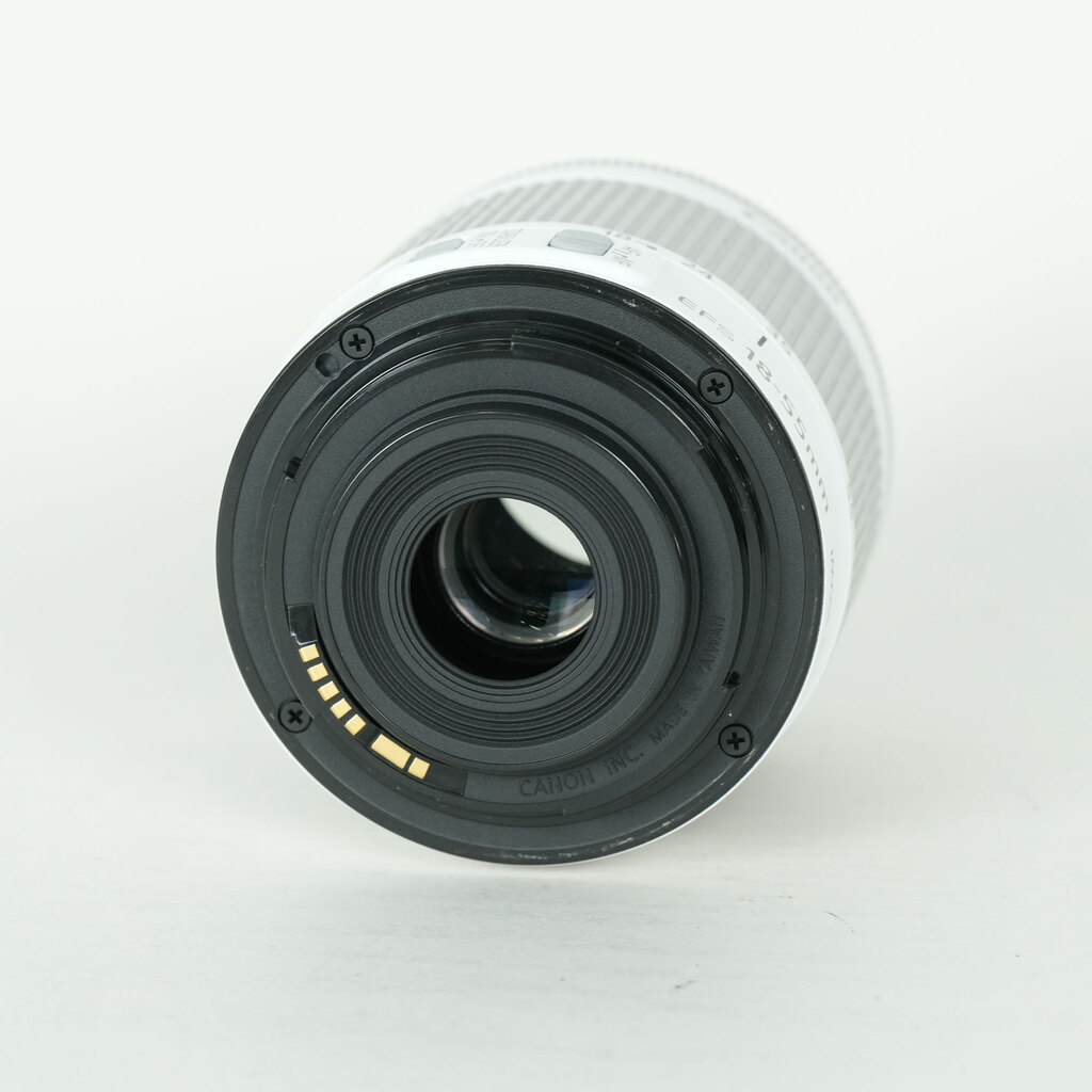 Canon EF-S18-55mm F3.5-5.6 IS STM ホワイトの出品 | ONE SCENE（ワン