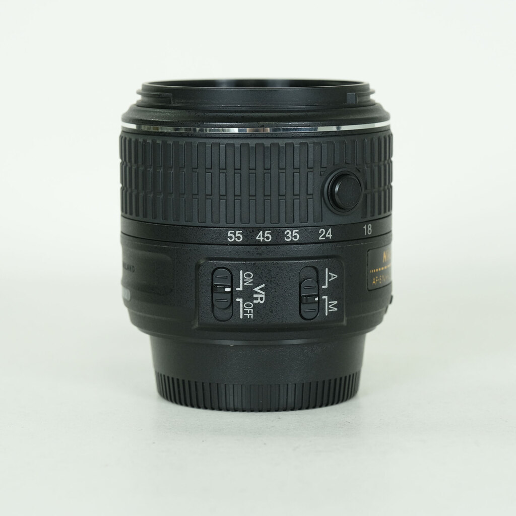 Nikon AF-S DX NIKKOR 18-55mm f3.5-5.6G VR II