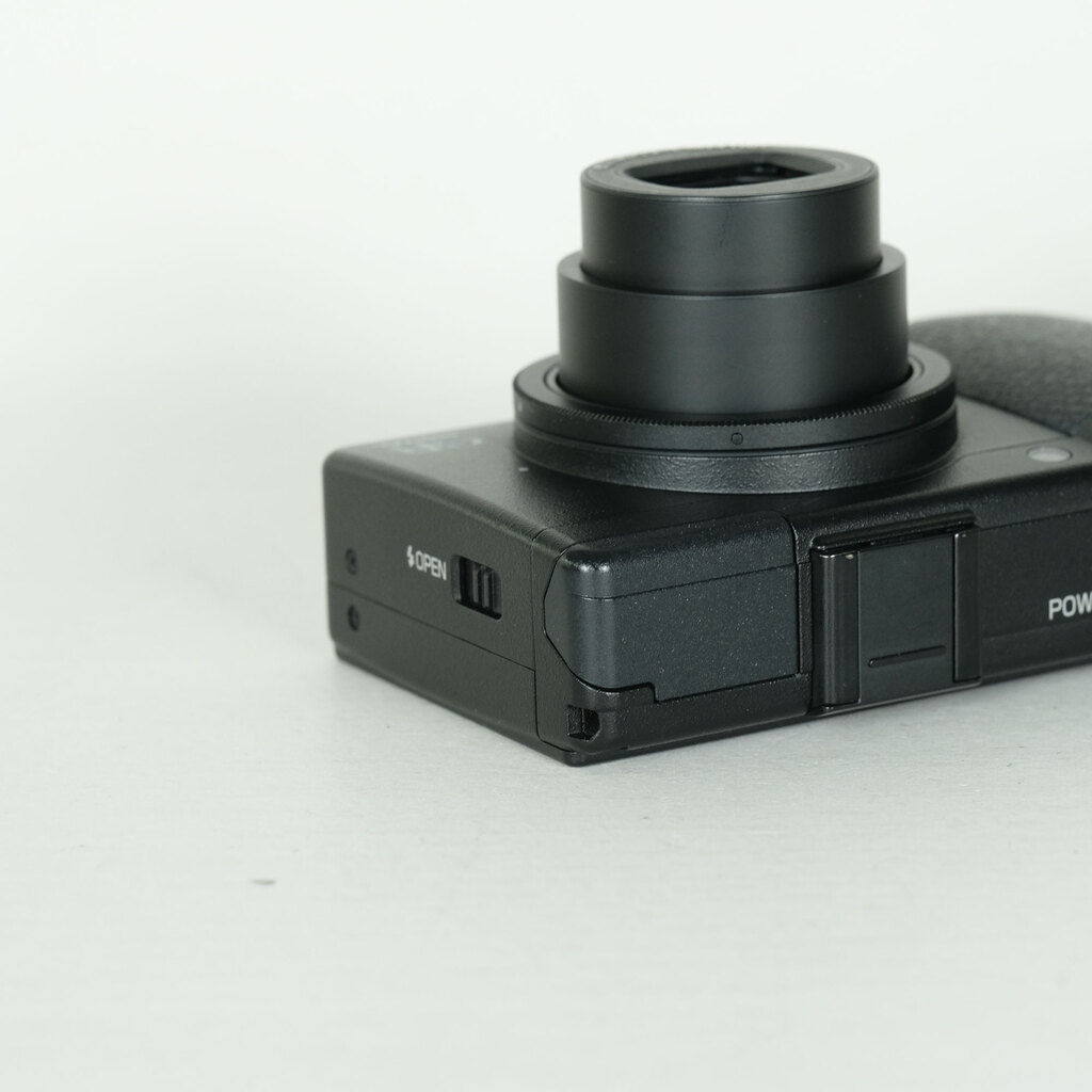 RICOH GR DIGITAL IIIの出品 | ONE SCENE（ワンシーン）