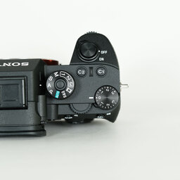 SONY α7RIII ボディ ILCE-7RM3A   【後期モデル 液晶下部にSONYロゴなし】