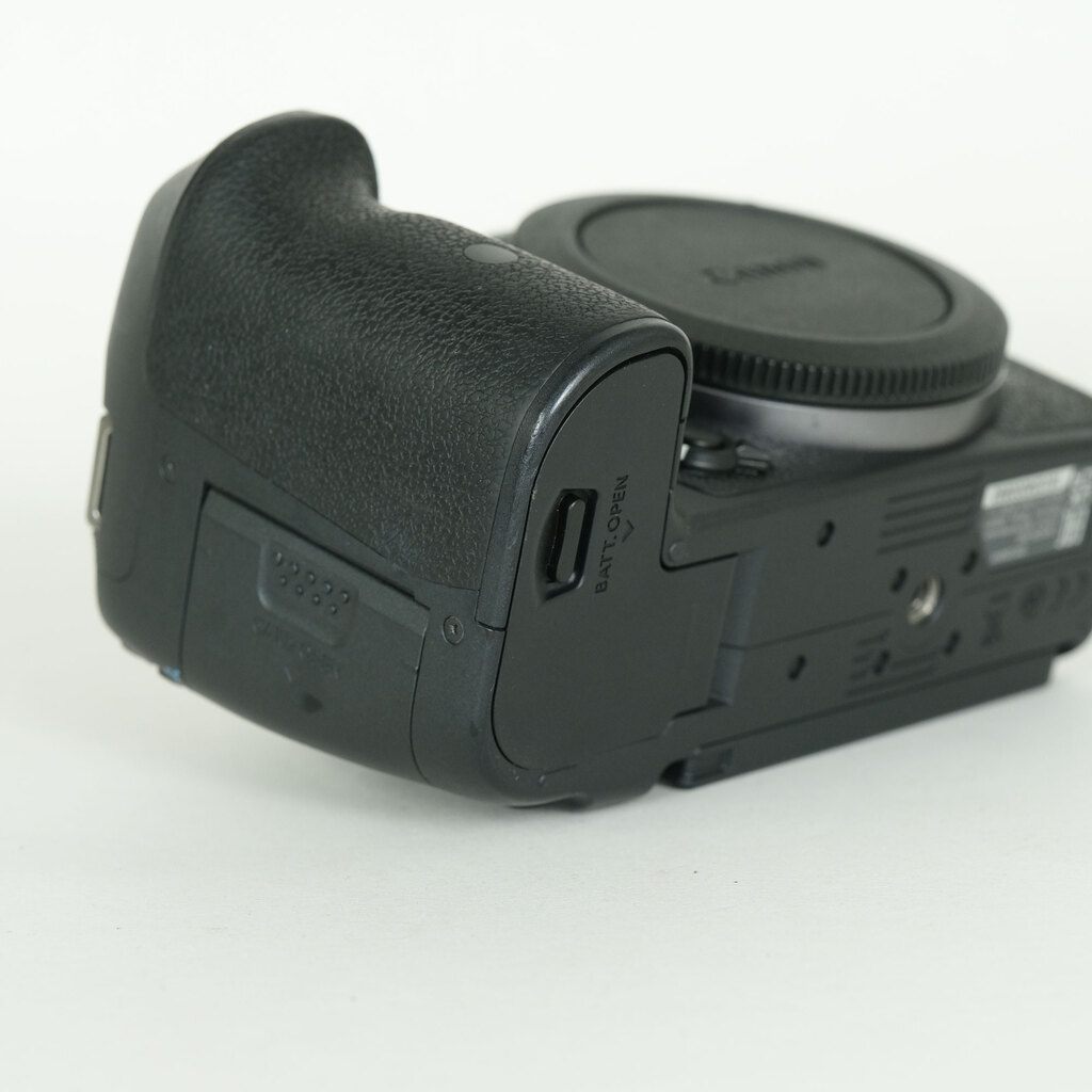 Canon EOS R7 Canon EOS R7