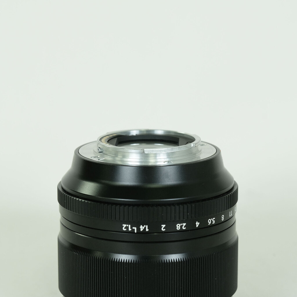 FUJIFILM XF56mmF1.2 R