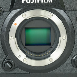 FUJIFILM X-H1