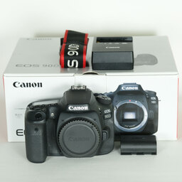 Canon EOS 90D
