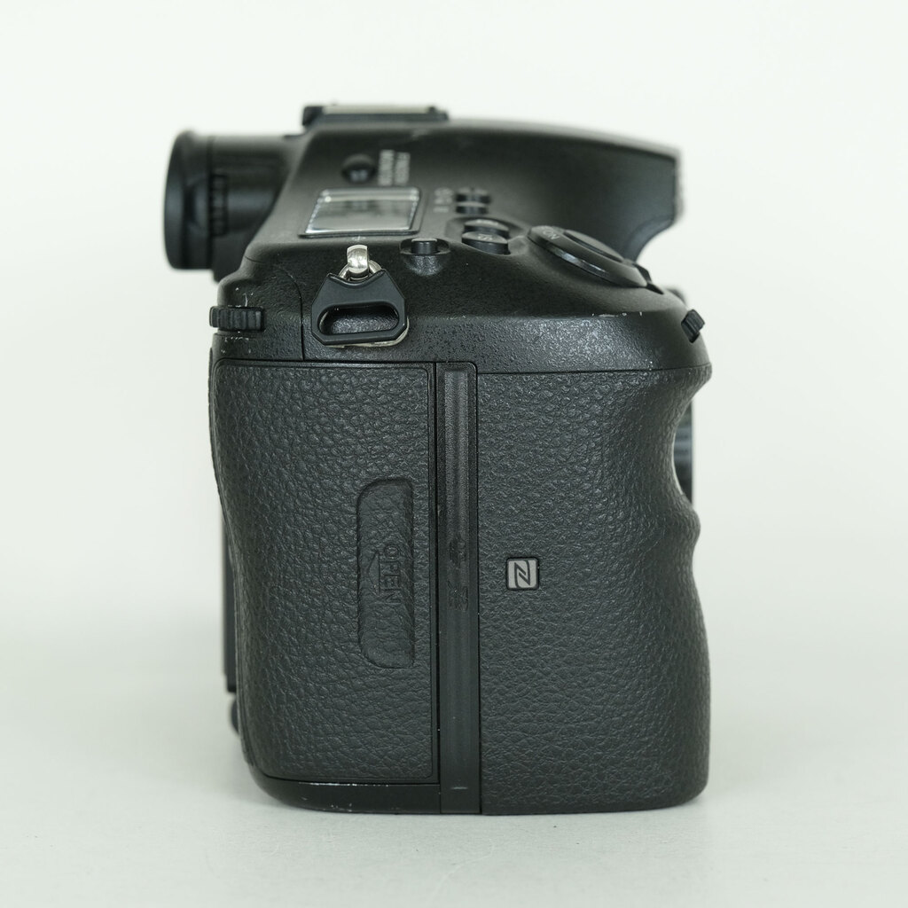 SONY α99II（ILCA-99M2）