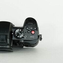 Panasonic LUMIX DC-GH5S Panasonic LUMIX DC-GH5S